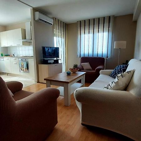 Apartman Ana Pula - Calm, Free Parking, Close To Center Ngoại thất bức ảnh