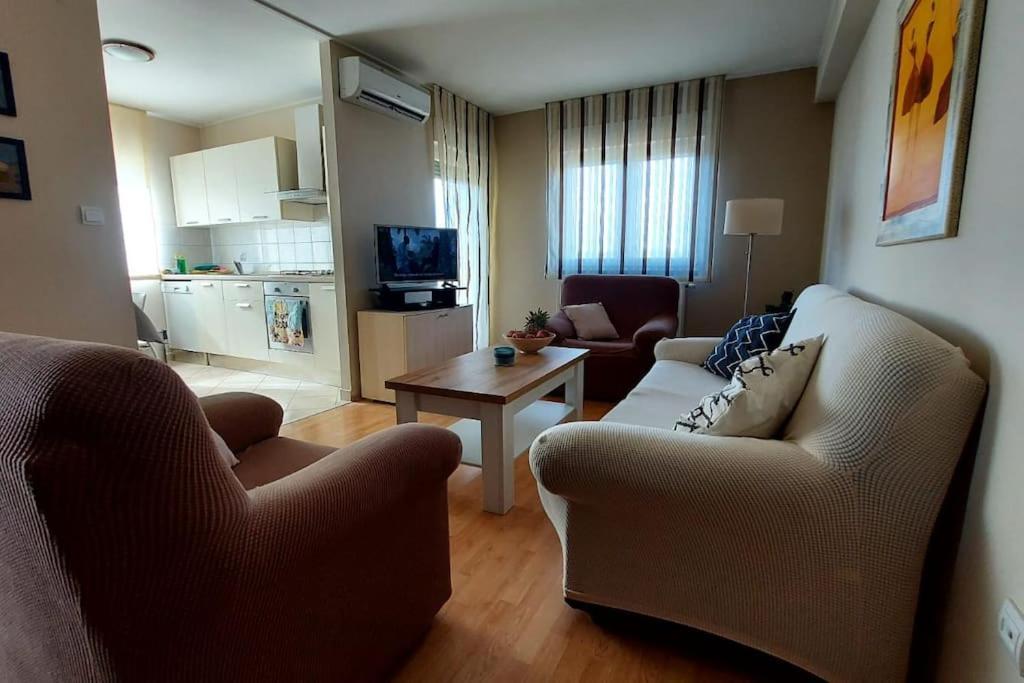 Apartman Ana Pula - Calm, Free Parking, Close To Center Ngoại thất bức ảnh