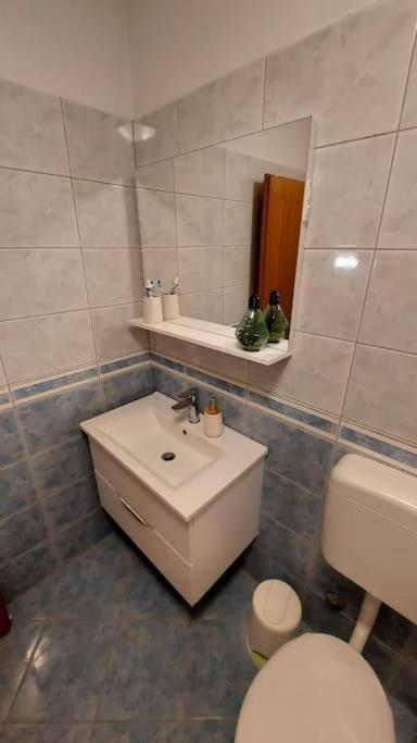 Apartman Ana Pula - Calm, Free Parking, Close To Center Ngoại thất bức ảnh